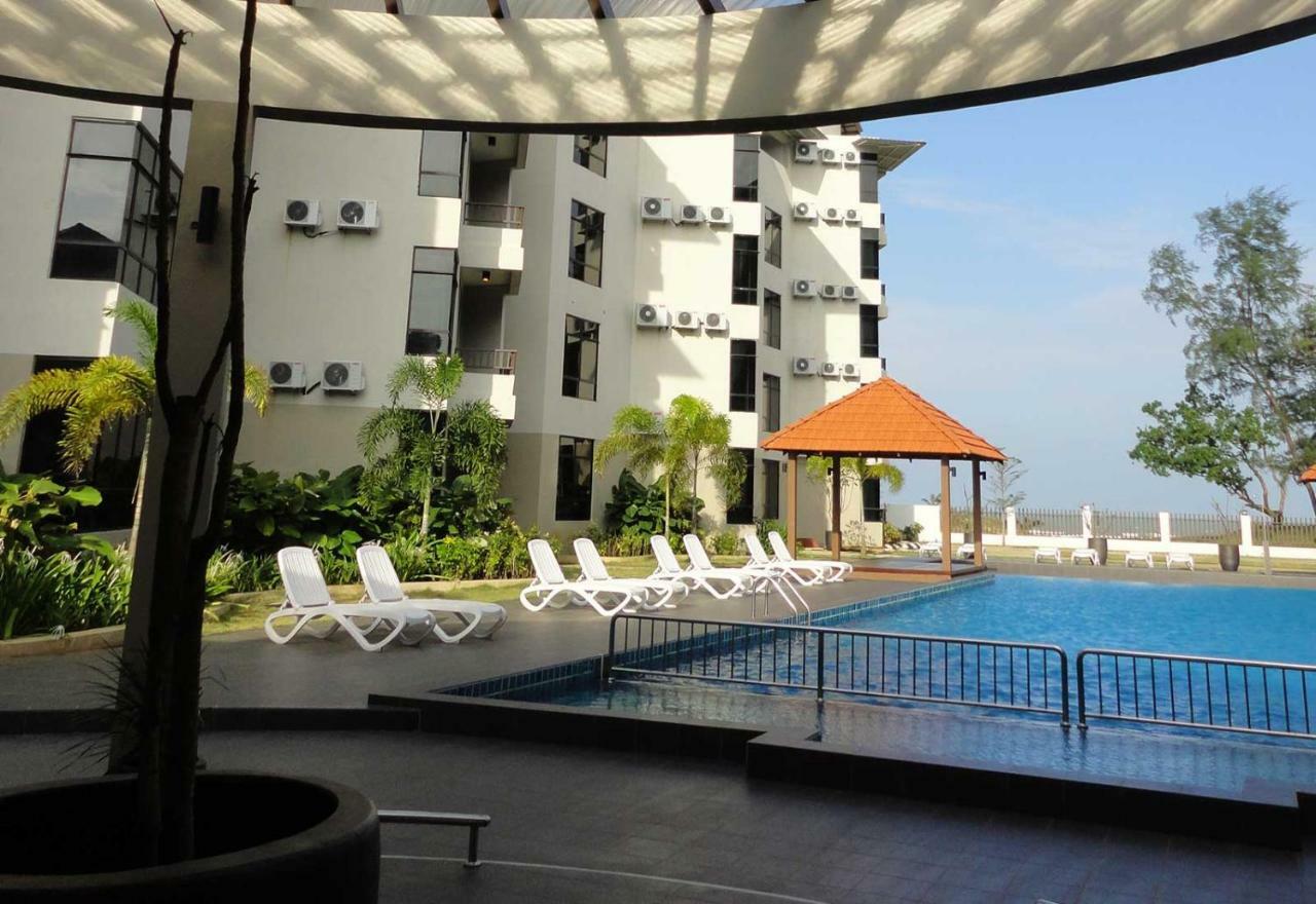 Cherloft@Samsuria Beach Residences Kampung Sungai Ular Экстерьер фото